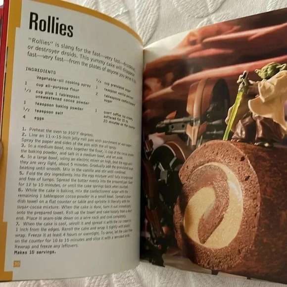The Star Wars Cookbook! Super fun kid recipes inspired by the franchise! - Picture 4 of 7